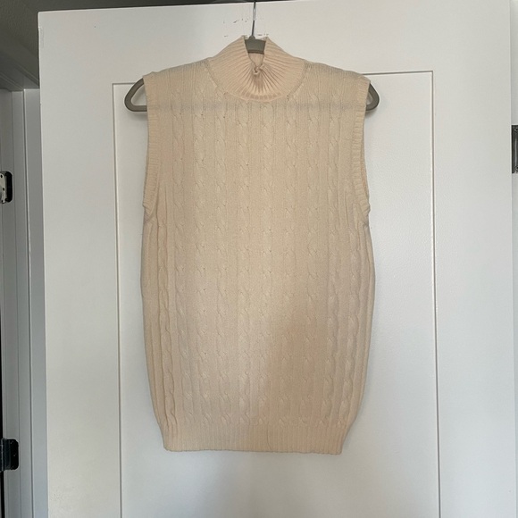 Neiman Marcus 100% Cashmere Cable Knit Sweater Vest - Picture 4 of 4